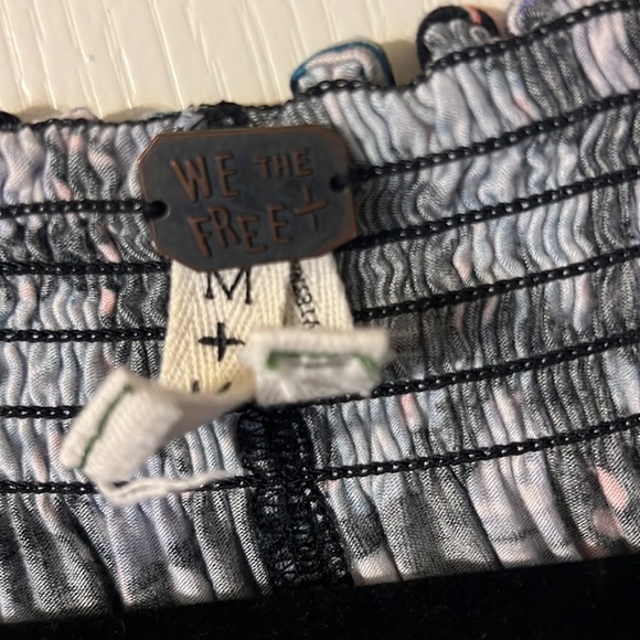 We the free off the shoulder long sleeve - Picture 3 of 3